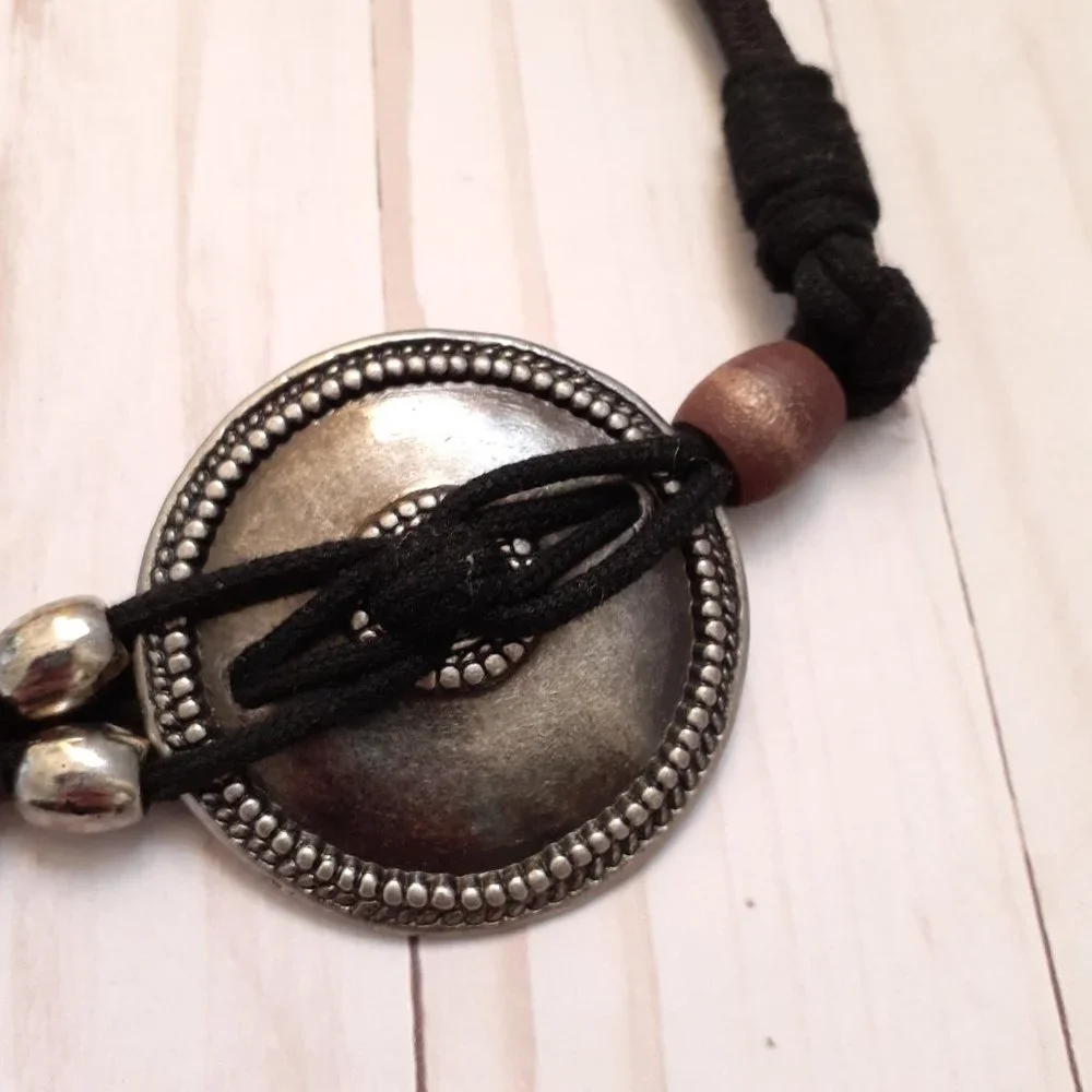 Vintage 80s Medallion & Bead Elastic Cord Belt Black Silvertone